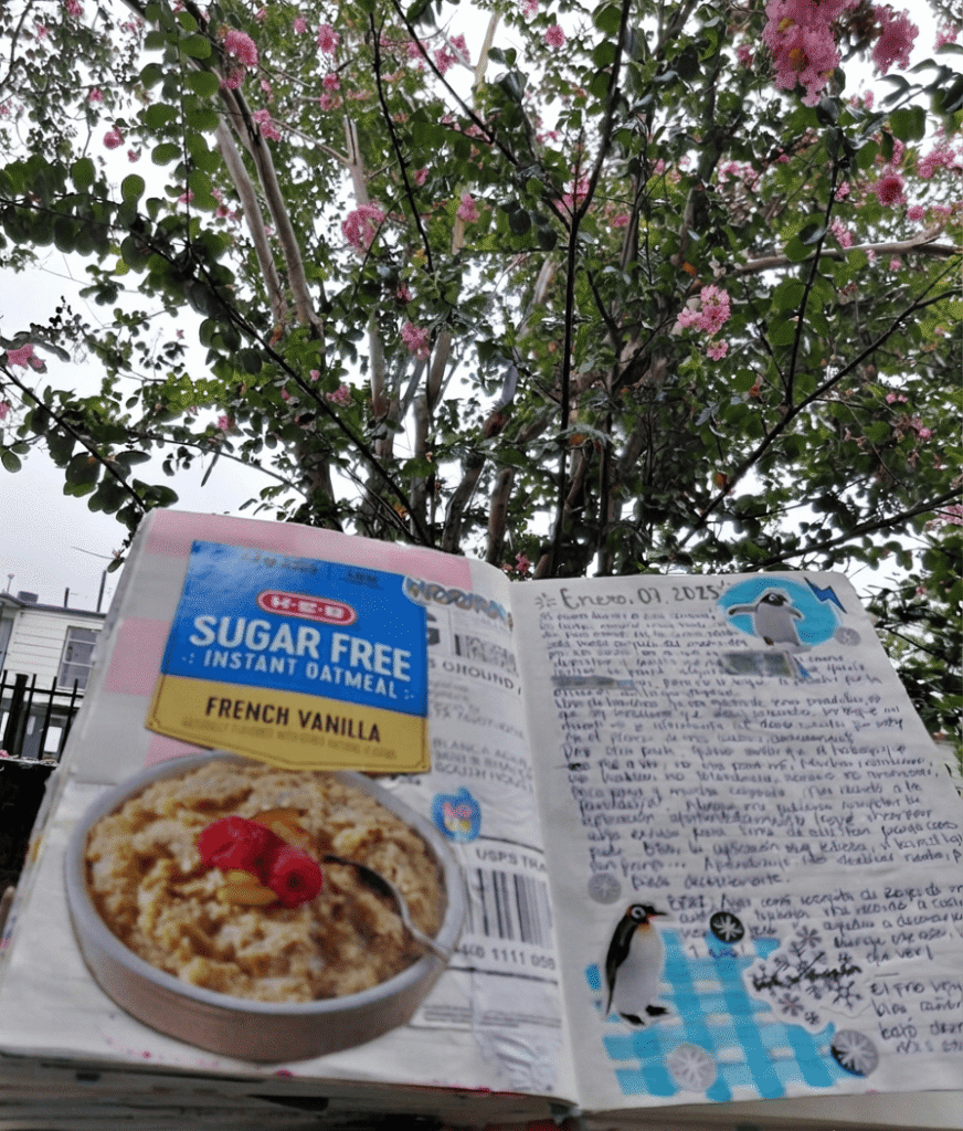 diario creativo frente al arbol